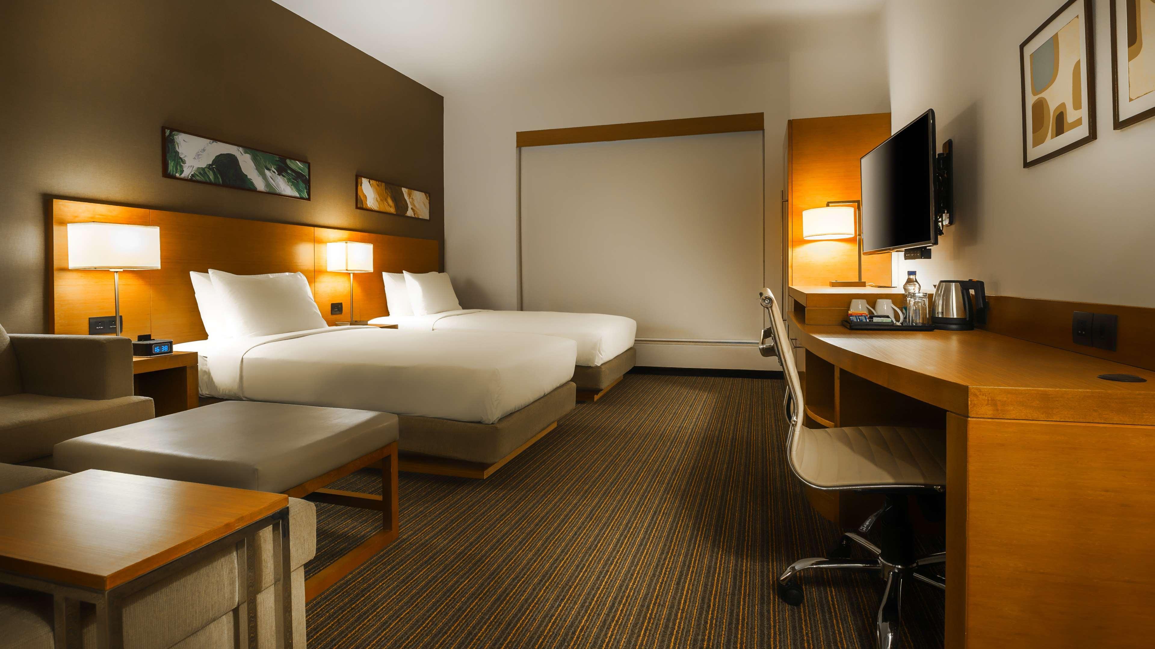 Hyatt Place Gurgaon Udyog Vihar Exteriör bild A typical room at the Holiday Inn Express