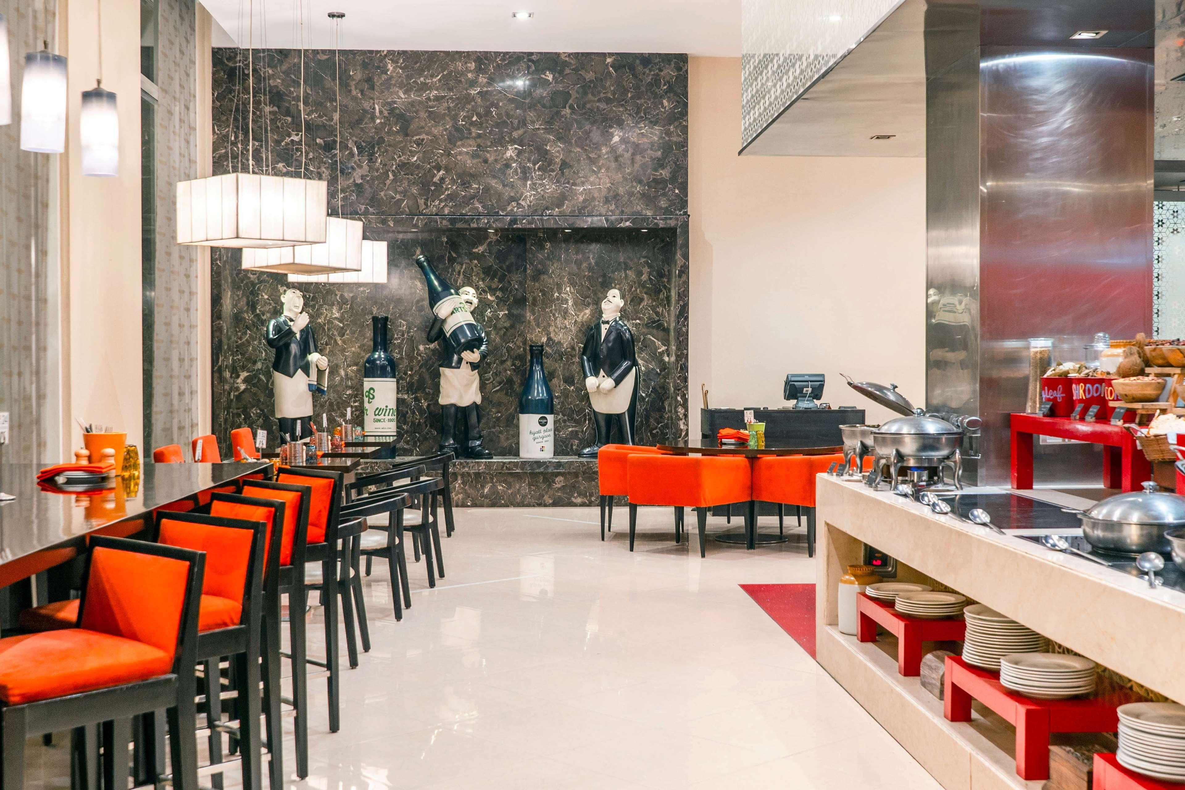 Hyatt Place Gurgaon Udyog Vihar Exteriör bild The restaurant