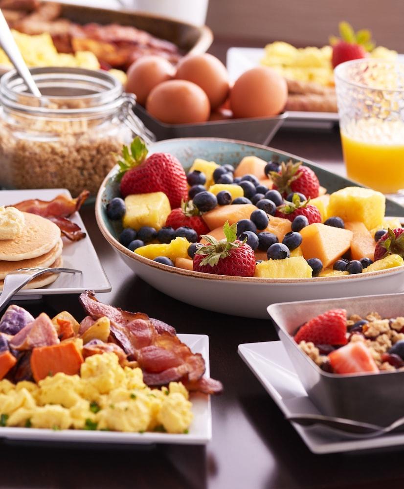 Hyatt Place Gurgaon Udyog Vihar Exteriör bild Fruit salad