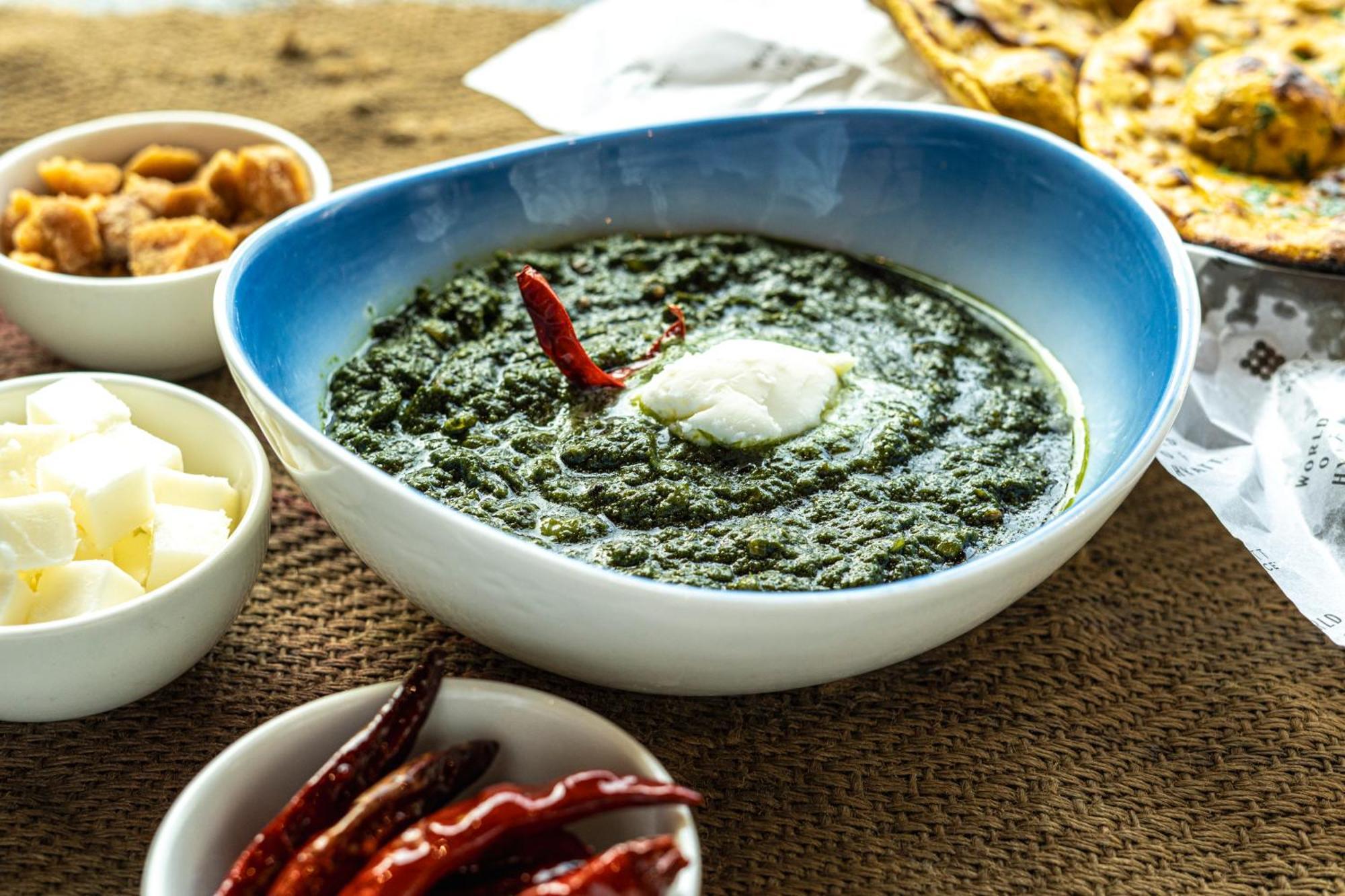 Hyatt Place Gurgaon Udyog Vihar Exteriör bild Palak paneer