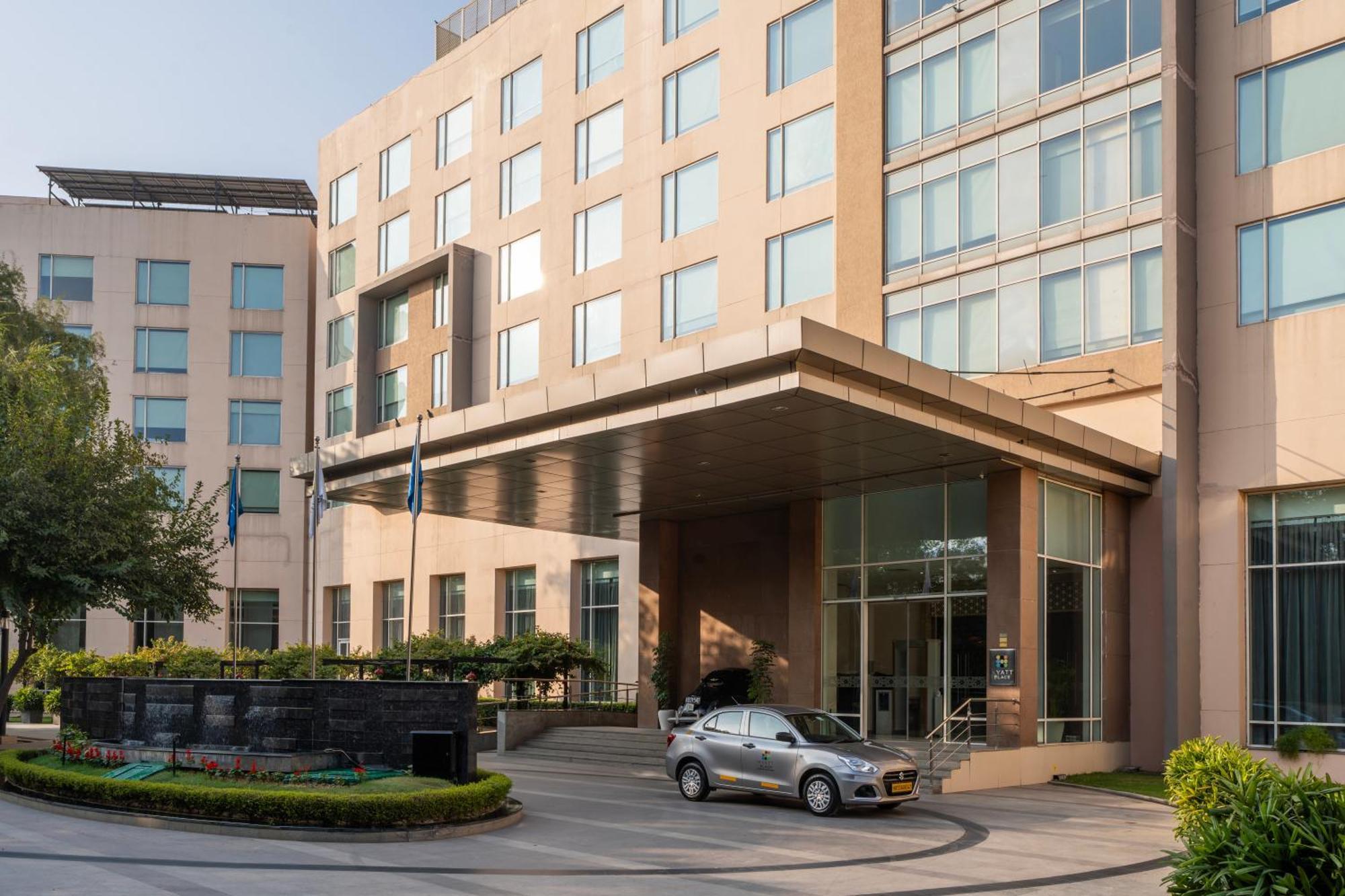 Hyatt Place Gurgaon Udyog Vihar Exteriör bild The Park, New Delhi