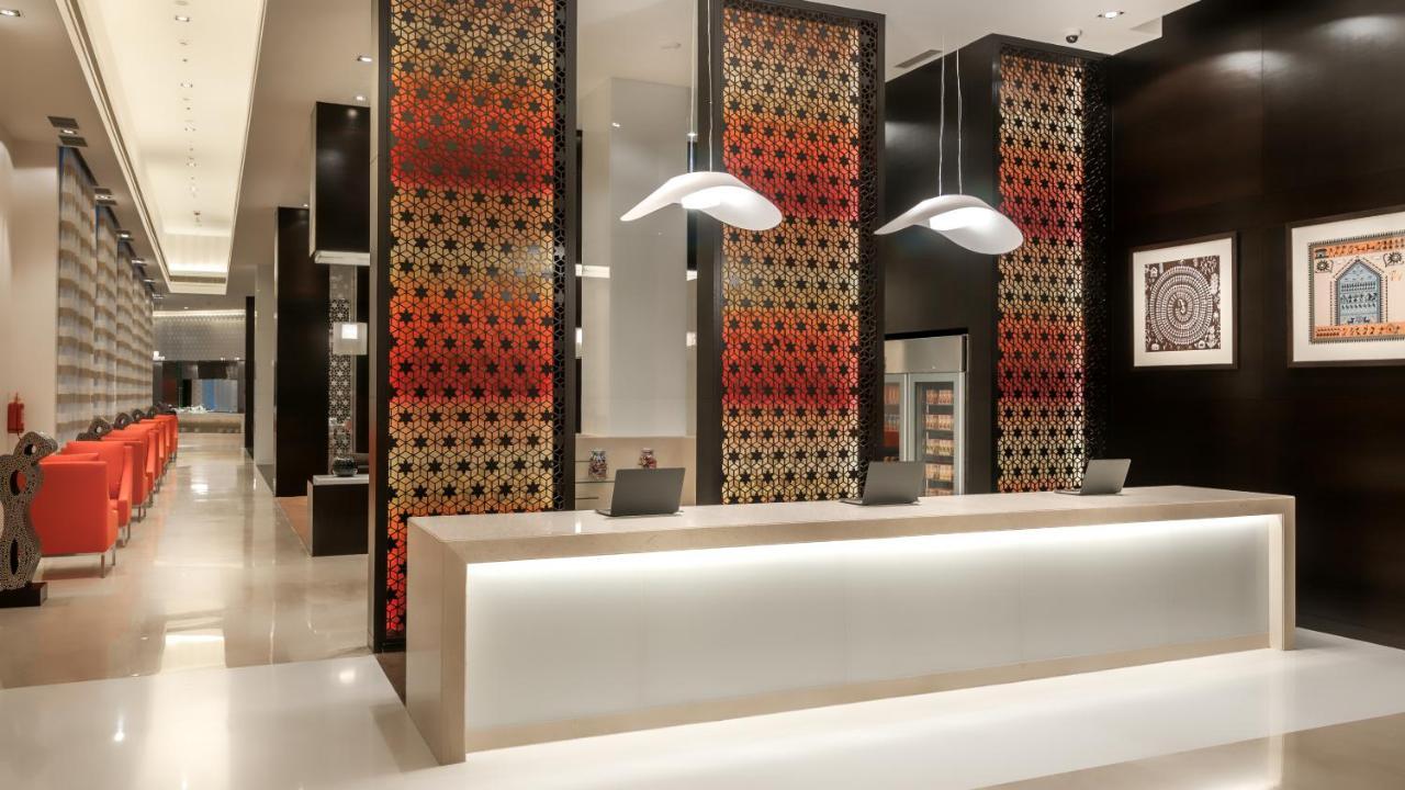 Hyatt Place Gurgaon Udyog Vihar Exteriör bild The lobby of the hotel